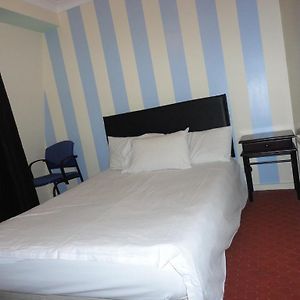 Camera standard con letto king size